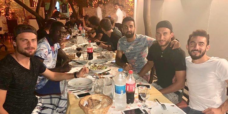 Futbolcularımız Yemekte Buluştu