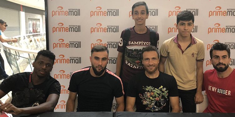Hataysporlu Futbolcularımız Taraftarlarımızla Buluştu