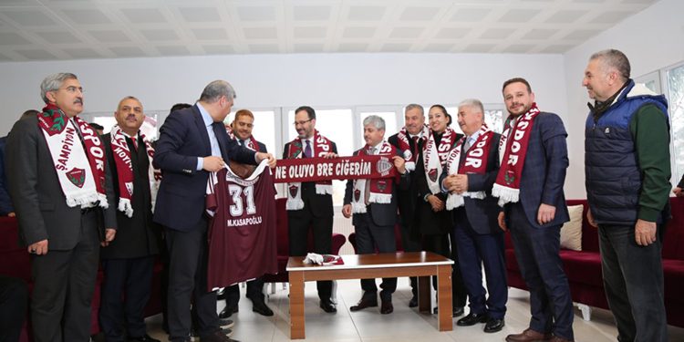 Gençlik ve Spor Bakanı Kasapoğlu, Hatay’da