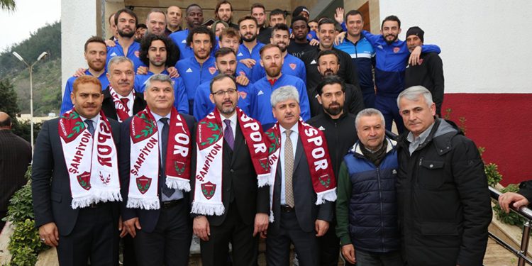 Gençlik ve Spor Bakanı Kasapoğlu, Hatay’da