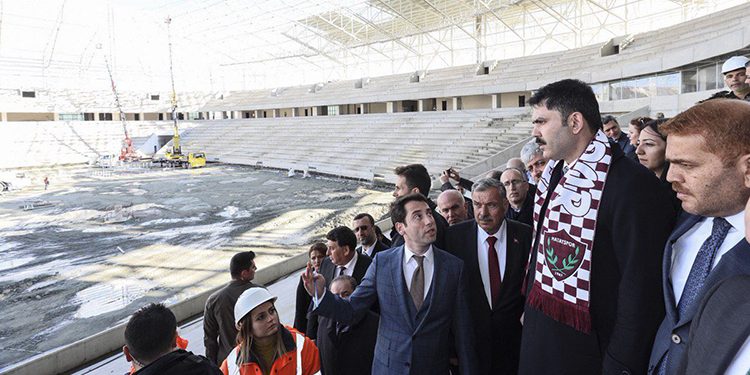 Çevre ve Şehircilik Bakanımız, Hatay Stadyumu’nda İncelemelerde Bulundu
