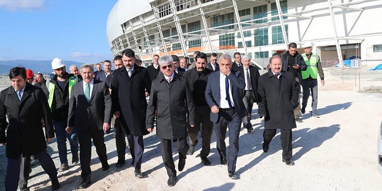 Çevre ve Şehircilik Bakanımız, Hatay Stadyumu’nda İncelemelerde Bulundu