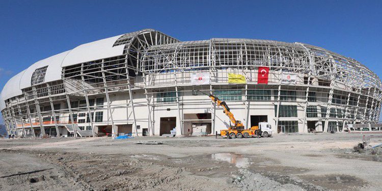 Çevre ve Şehircilik Bakanımız, Hatay Stadyumu’nda İncelemelerde Bulundu