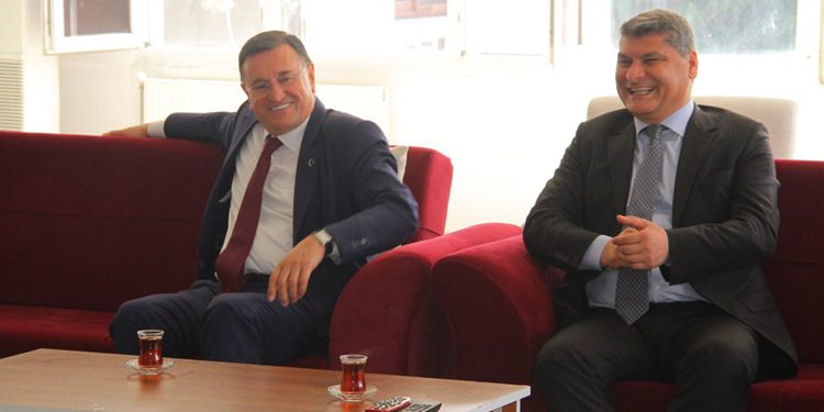 Hatay Büyükşehir Belediye Başkanı Lütfü Savaş’tan Hatayspor’a Ziyaret
