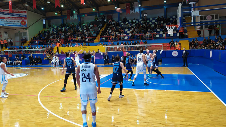 Hatay Büyükşehir Belediyespor: 76 – İzmit Belediyespor: 67