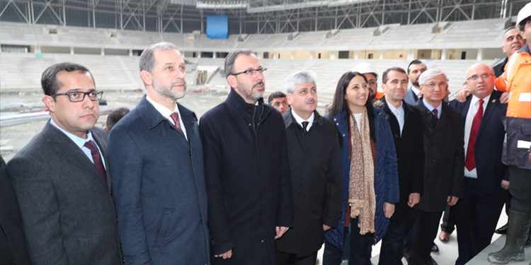 Bakan Kasapoğlu Hatay Stadyumu’nu İnceledi