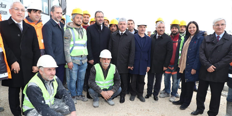 Bakan Kasapoğlu Hatay Stadyumu’nu İnceledi